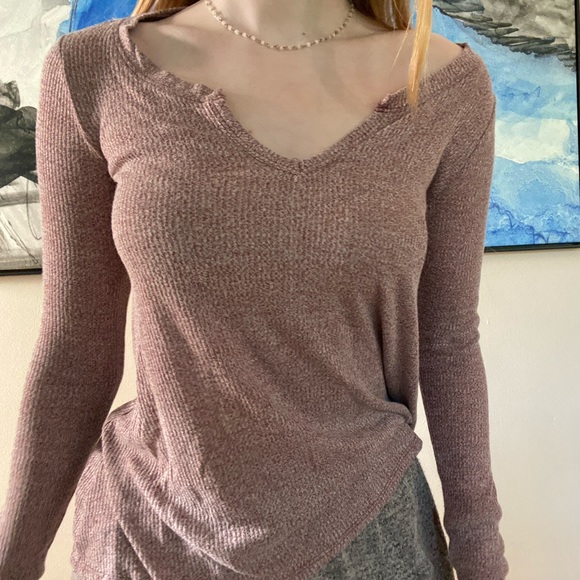 Hollister Long Sleeve - Picture 1 of 6